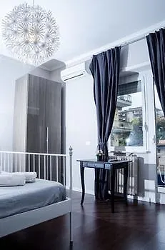 Brothers And Sisters Bed And Breakfast Rom